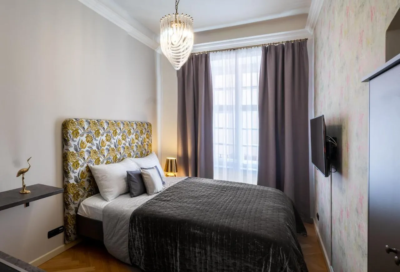 Chateau 9 Apartments By Adrez Πράγα