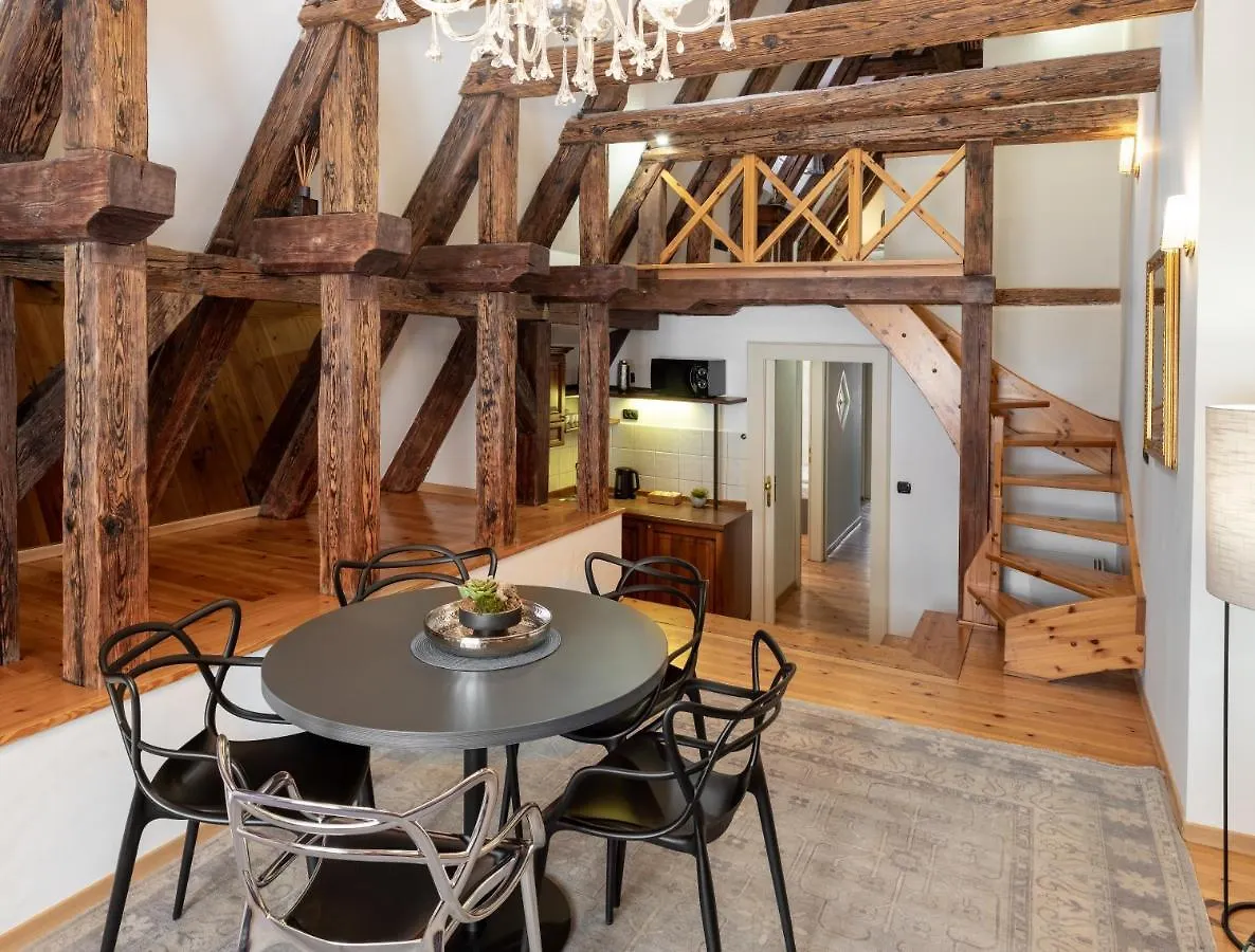 Chateau 9 Apartments By Adrez 布拉格