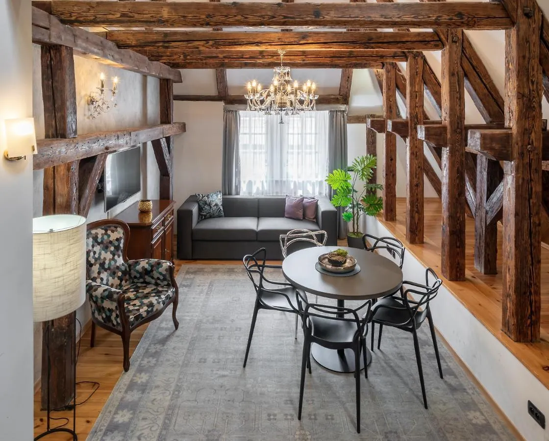 Chateau 9 Apartments By Adrez Πράγα