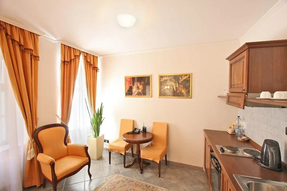 Chateau 9 Apartments By Adrez Πράγα Τσεχία